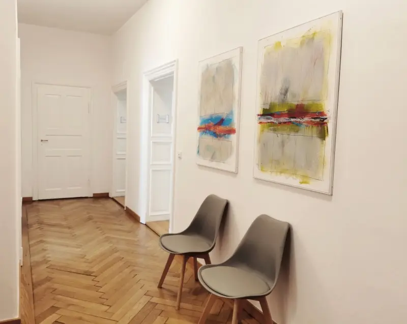 Wartebereich der Praxisgemeinschaft f&uuml;r Psychotherapie am Gr&uuml;nwaldpark, M&uuml;nchen